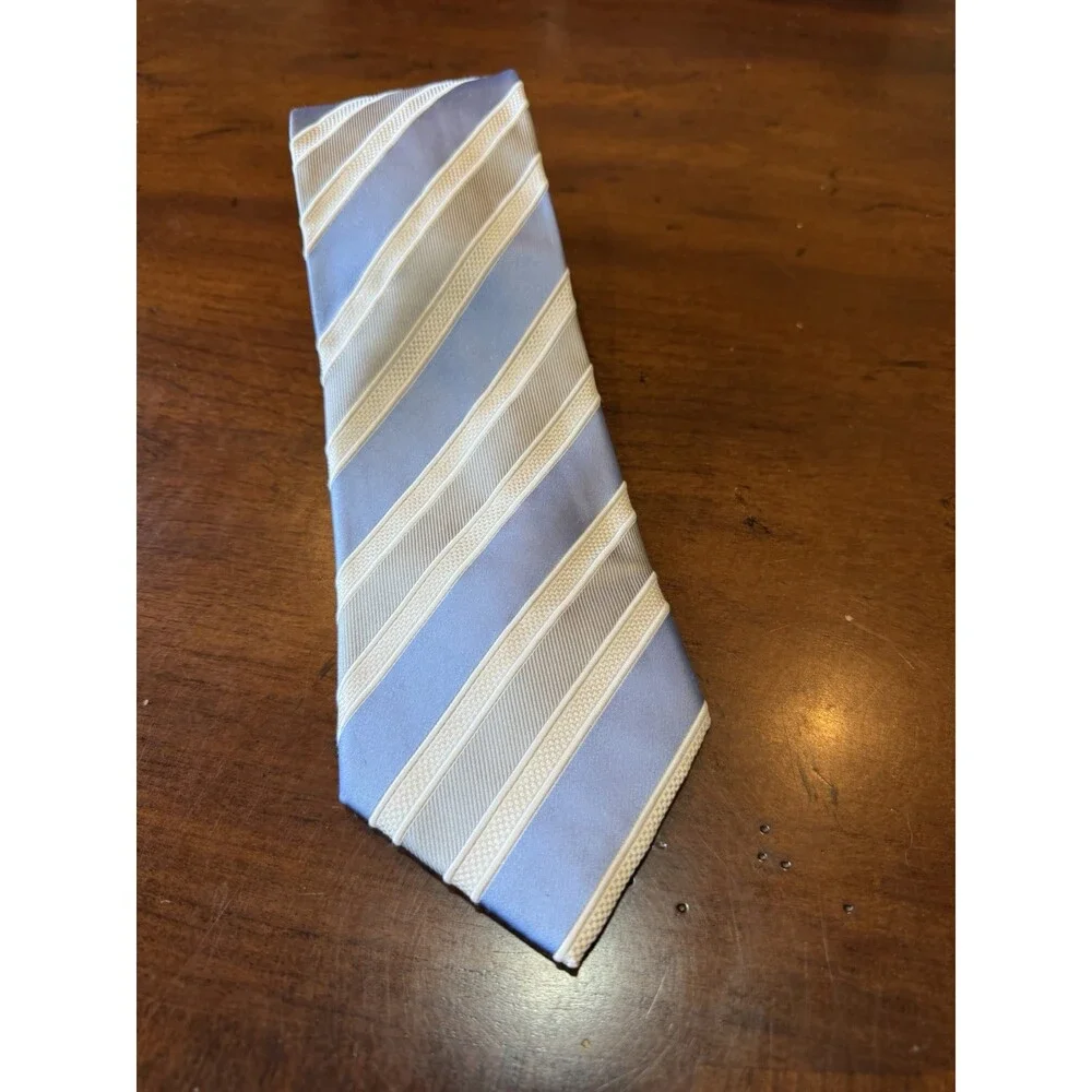 DONALD TRUMP Signature Collection Silk Necktie STRIPED Blue And Silver.